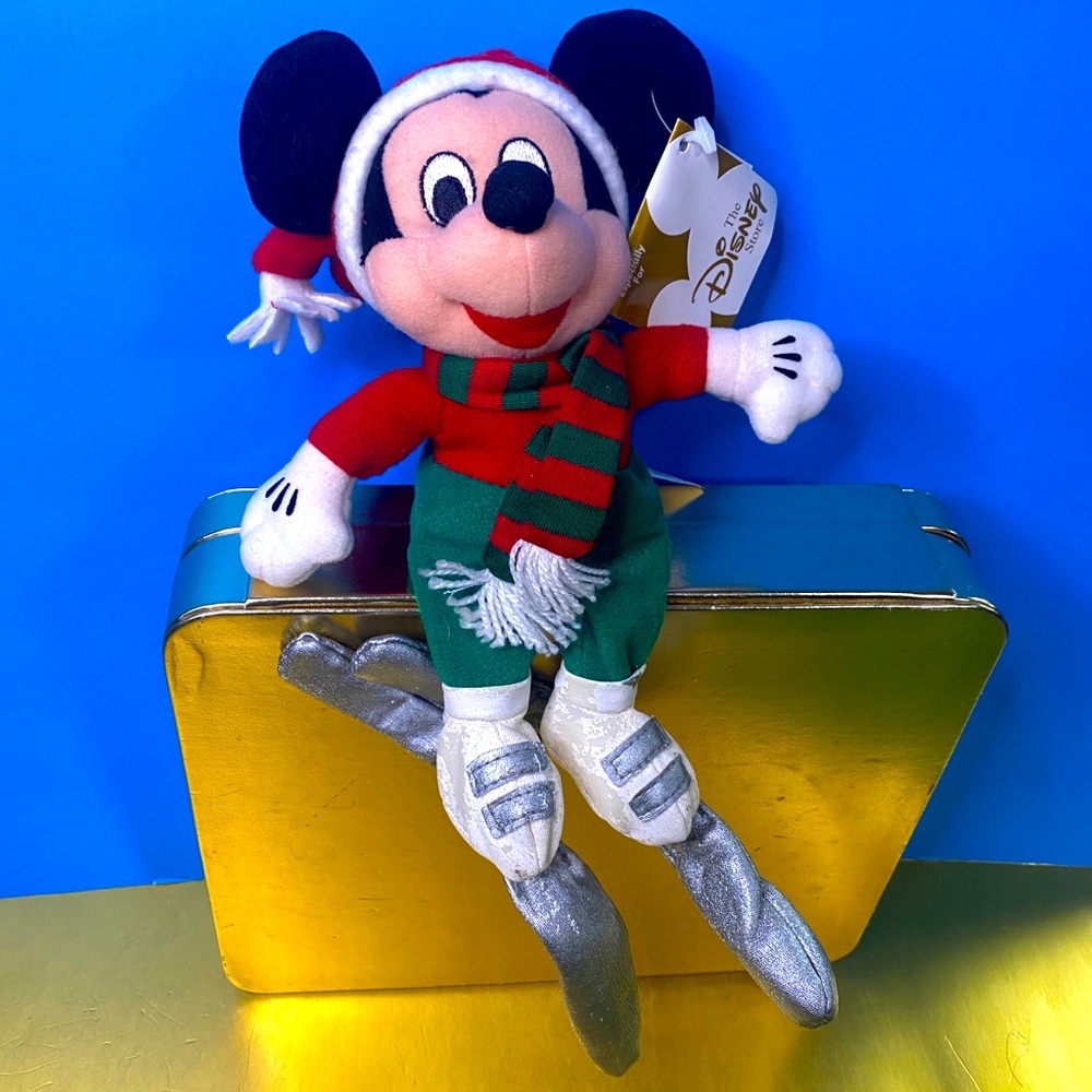DISNEY STORE EXCLUSIVE 1990’s CHRISTMAS HOLIDAY SKI MICKEY BEAN BAG PLUSH w/TAG